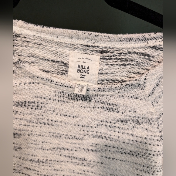 Billabong Sweater - Picture 2 of 2